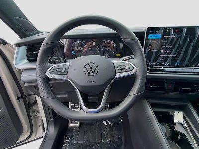 2026 Volkswagen Tiguan — photo 10 view