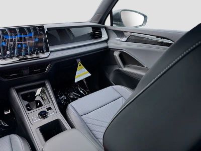 2026 Volkswagen Tiguan — photo 18 view