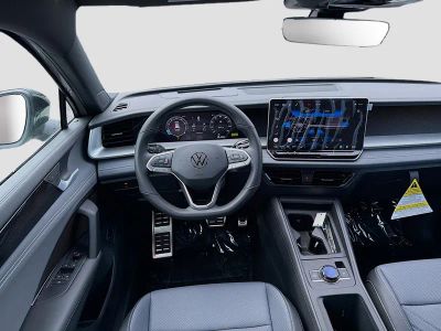 2026 Volkswagen Tiguan — photo 17 view