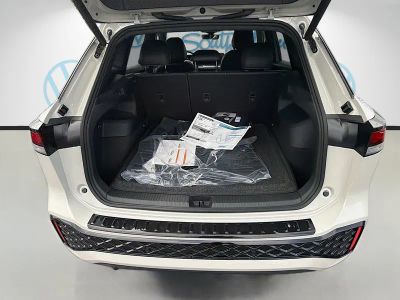 2026 Volkswagen Tiguan — photo 21 view