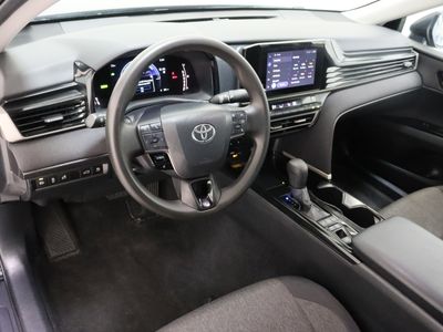 2025 Toyota Camry FWD - Photo 13