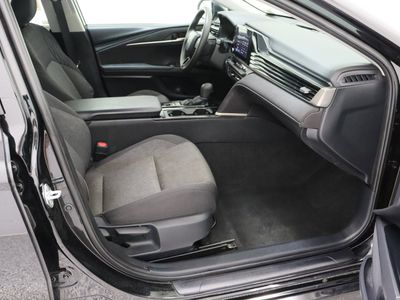 2025 Toyota Camry FWD - Photo 36