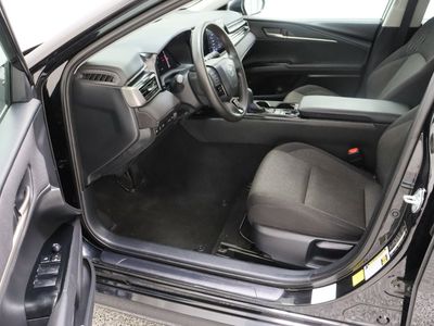 2025 Toyota Camry FWD - Photo 14
