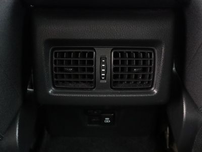 2025 Toyota Camry FWD - Photo 28