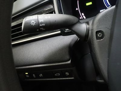 2025 Toyota Camry FWD - Photo 24