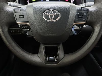 2025 Toyota Camry FWD - Photo 23