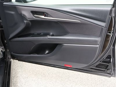 2025 Toyota Camry FWD - Photo 34