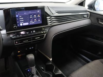 2025 Toyota Camry FWD - Photo 15