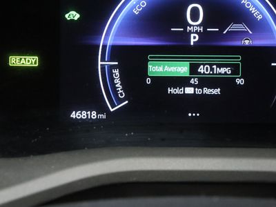 2025 Toyota Camry FWD - Photo 39