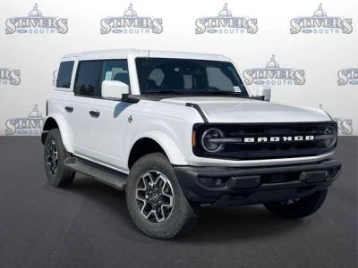 2026 Ford Bronco Outer Banks in White — front three-quarter view