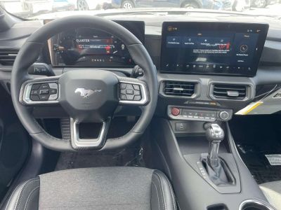 2026 Ford Mustang - Photo 4
