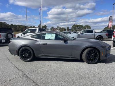2026 Ford Mustang - Photo 2