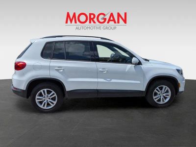 2015 Volkswagen Tiguan — rear three-quarter view