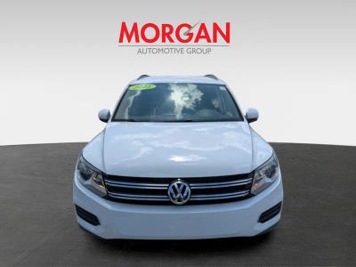 2015 Volkswagen Tiguan — photo 9 view
