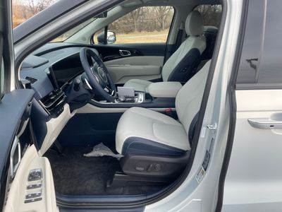 2026 Kia Carnival Hybrid — photo 9 view