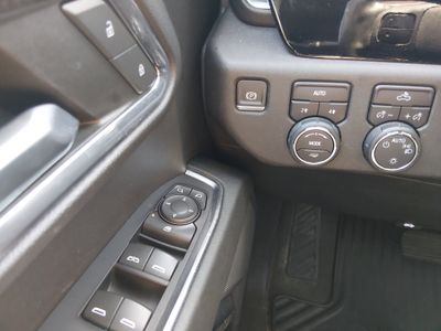 2023 Chevrolet Silverado 1500 — photo 13 view