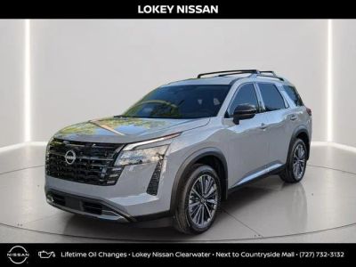 2026 Nissan Pathfinder Platinum in Boulder Gray Pearl — front three-quarter view