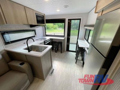 2025 Dutchmen RV Kodiak - Photo 11