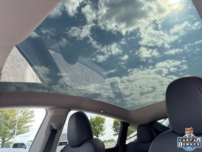 2024 Tesla Model Y - Photo 2