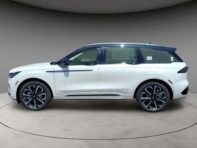 2026 Lincoln Nautilus — side profile view