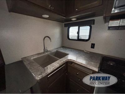2019 Dutchmen RV Coleman Lantern Series - Photo 16