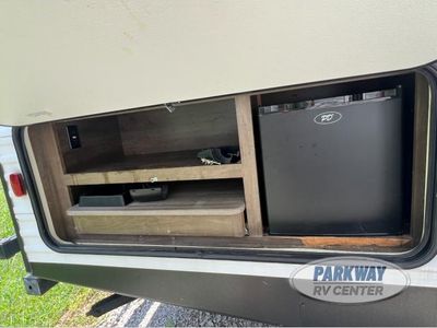 2019 Dutchmen RV Coleman Lantern Series - Photo 5
