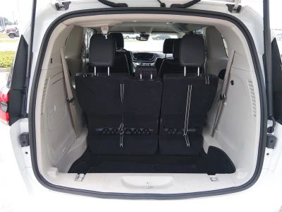2022 Chrysler Pacifica - Photo 11
