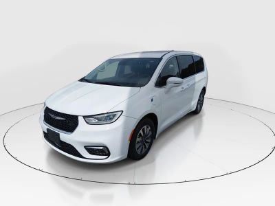 2022 Chrysler Pacifica - Photo 3