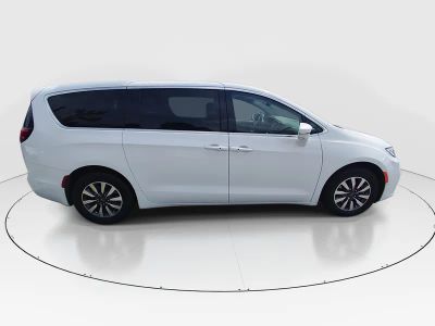 2022 Chrysler Pacifica - Photo 8