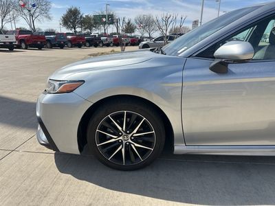 2024 Toyota Camry - Photo 2