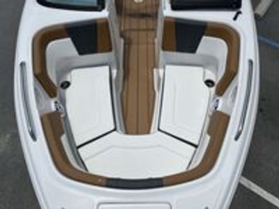 2025 Chaparral 23 SSI - Photo 18