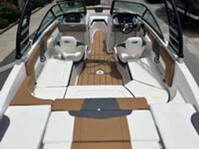 2025 Chaparral 23 SSI - Photo 9