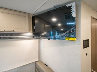 2026 Thor Motor Coach Hurricane - Photo 10