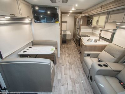 2026 Thor Motor Coach Hurricane - Photo 7