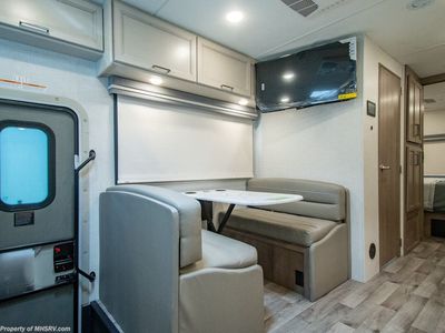 2026 Thor Motor Coach Hurricane - Photo 8
