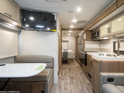 2026 Thor Motor Coach Hurricane - Photo 11