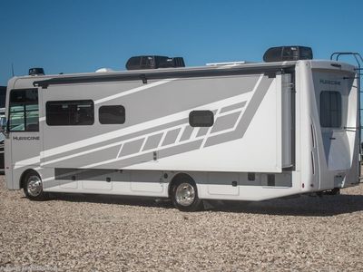 2026 Thor Motor Coach Hurricane - Photo 2