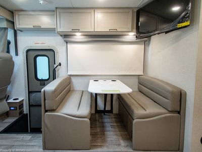 2026 Thor Motor Coach Hurricane - Photo 9