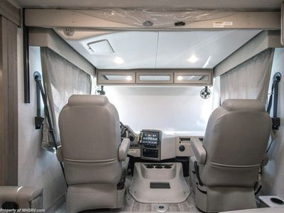 2026 Thor Motor Coach Hurricane - Photo 4