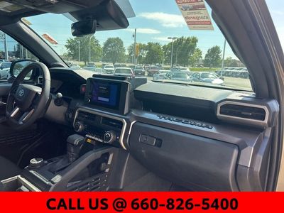 2025 Toyota Tacoma - Photo 8