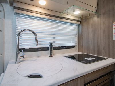 2026 Thor Motor Coach Vegas - Photo 12