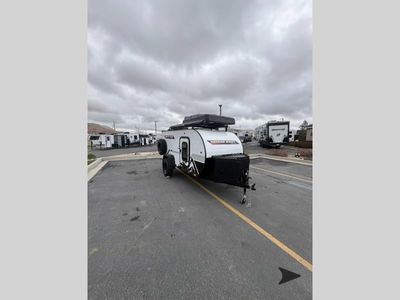 2026 Modern Buggy RV Country Born — front three-quarter view