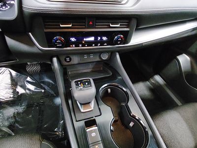 2024 Nissan Rogue — photo 13 view