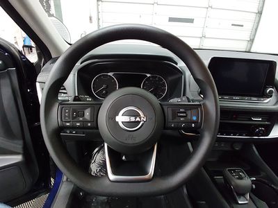 2024 Nissan Rogue — photo 12 view