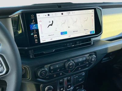 2026 Jeep Wrangler — photo 15 view