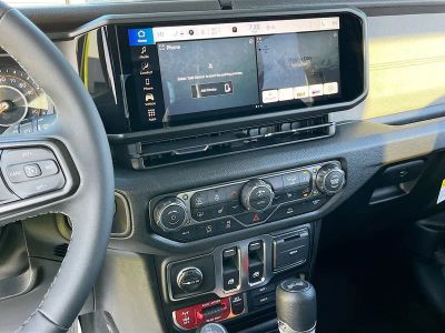 2026 Jeep Wrangler — photo 14 view