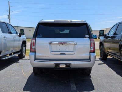 2018 GMC Yukon XL - Photo 3