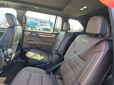 2026 GMC Acadia — photo 18 view