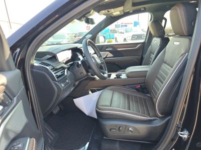 2026 GMC Acadia — photo 9 view