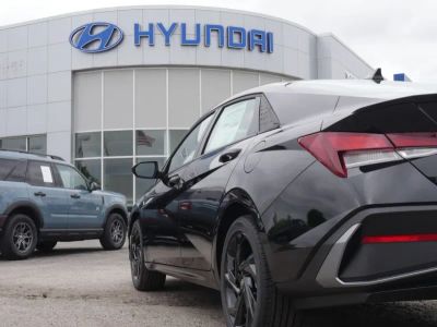 2026 Hyundai Elantra - Photo 13
